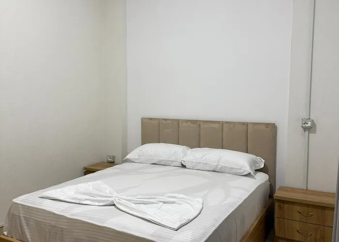 Ora Appartments Шкодер