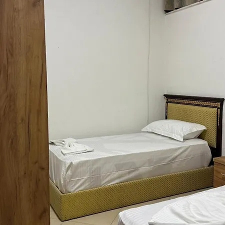 Ora Appartments Ostello