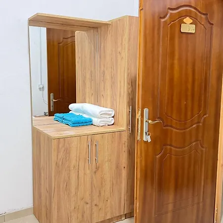 Ora Appartments Ostello